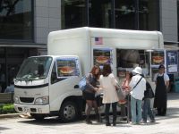 東京競馬場でキッチンカーレンタル