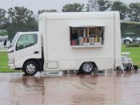 東京競馬場でキッチンカーレンタルでキッチンカーレンタル